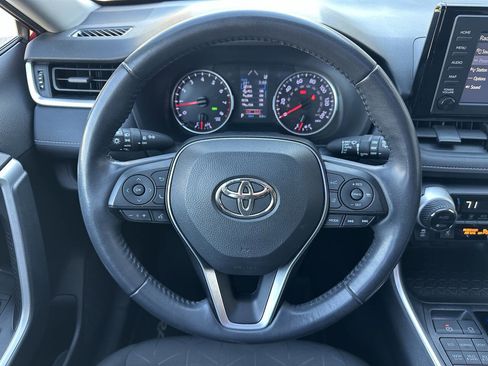 Used 2019 Toyota RAV4 XLE image 17