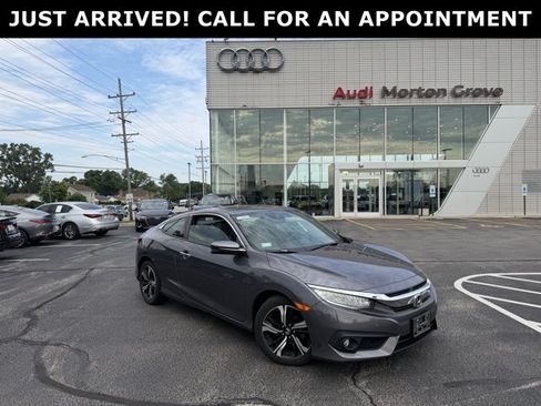 Used 2017 Honda Civic Touring image 1