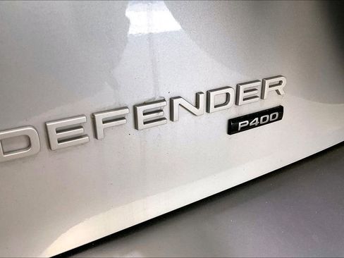 Used 2023 Land Rover Defender 110 SE AWD/4WD image 24