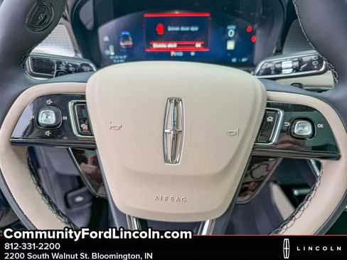 New 2026 Lincoln Corsair Premiere image 16