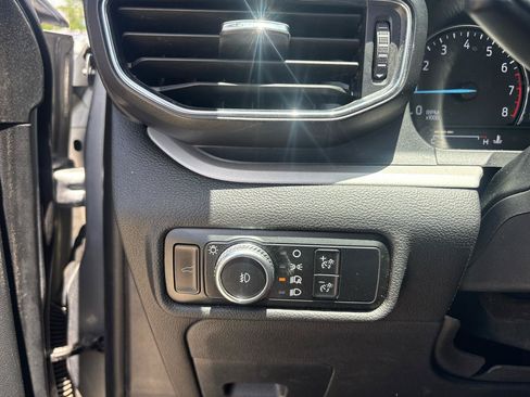 Used 2023 Ford Explorer XLT w/ Equipment Group 202A AWD/4WD image 14