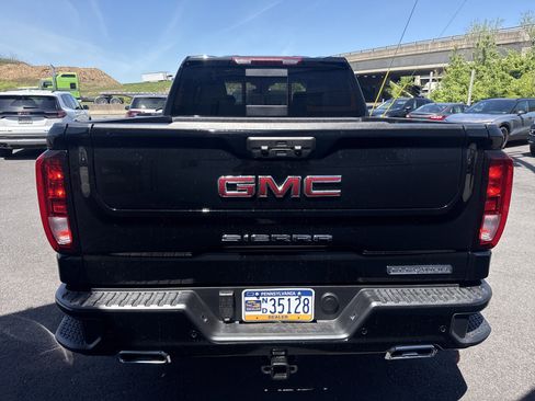 New 2026 GMC Sierra 1500 Elevation w/ Elevation Premium Package AWD/4WD image 4