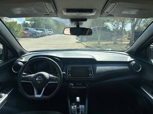 Used 2020 Nissan Kicks SR FWD image 12