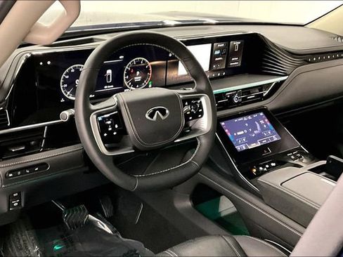 Used 2025 INFINITI QX80 Sensory image 16