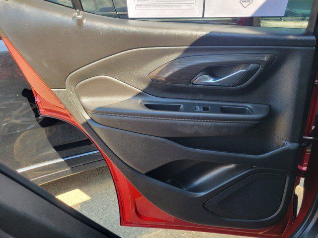 Used 2022 GMC Terrain SLE w/ Driver Convenience Package FWD image 29