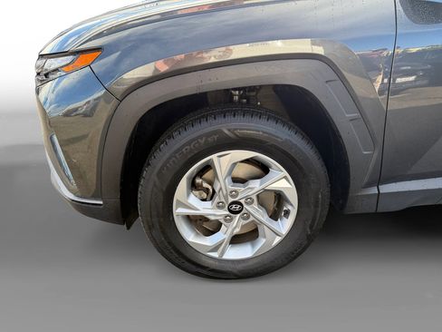 Certified 2022 Hyundai Tucson SE image 9