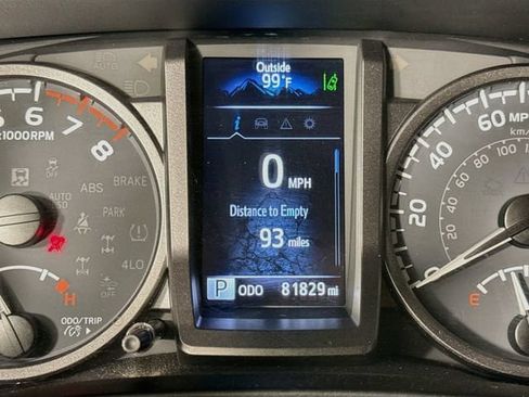 Certified 2021 Toyota Tacoma TRD Off-Road AWD/4WD image 14