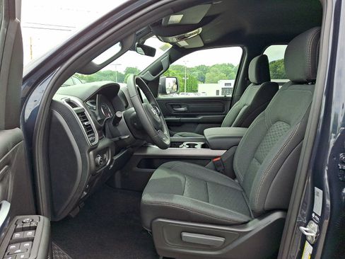 New 2026 RAM 1500 Express AWD/4WD image 9