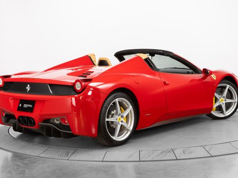 Used 2014 Ferrari 458 Spider RWD image 96