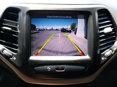 Used 2016 Jeep Cherokee Limited image 47