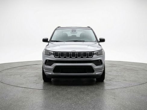 Used 2025 Jeep Compass Limited image 2