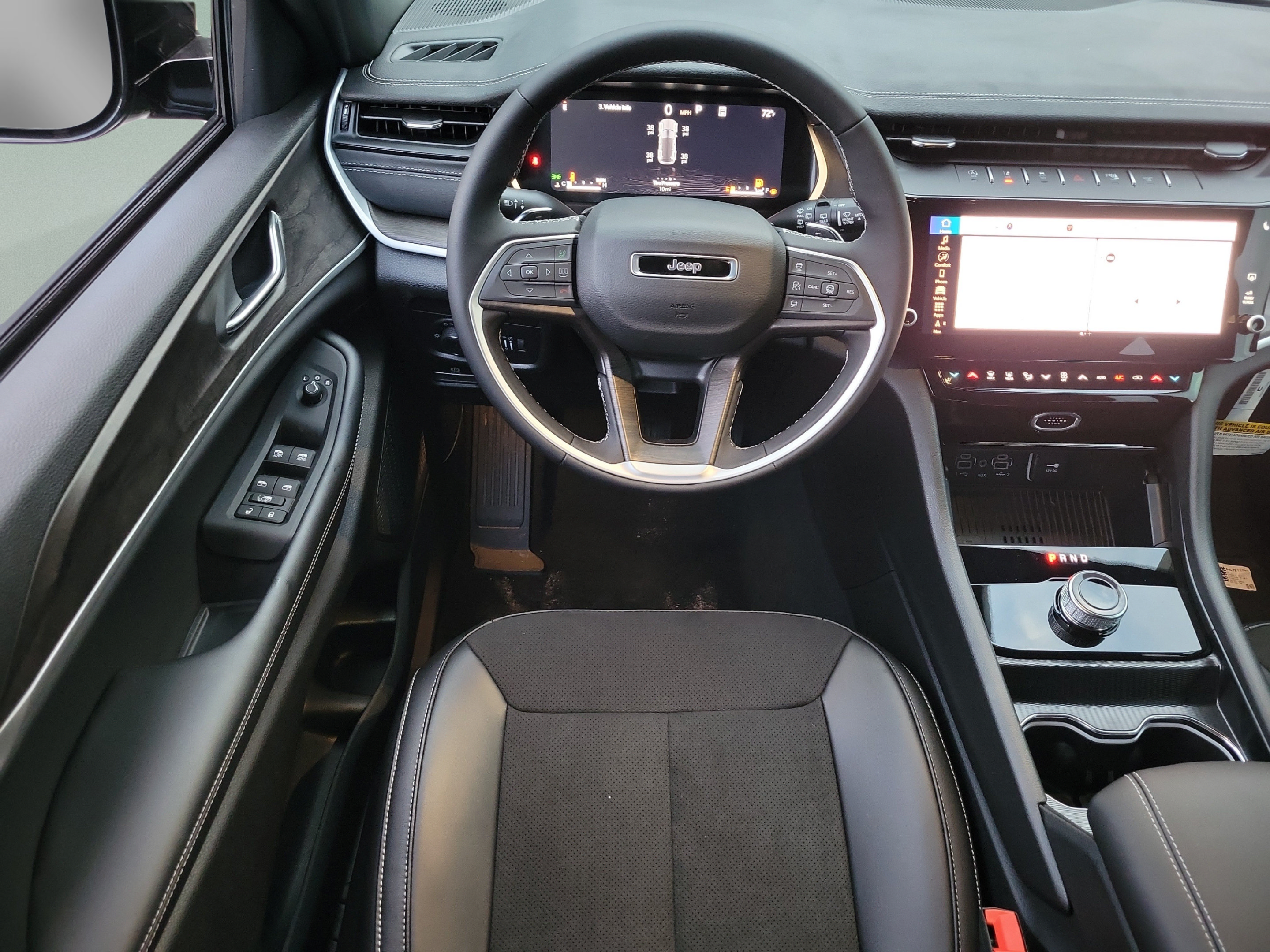 New 2027 Jeep Grand Cherokee Altitude RWD image 8