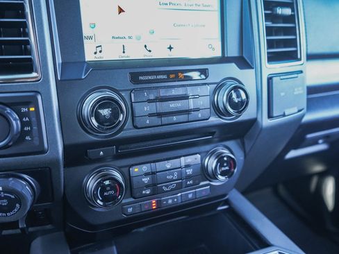 Used 2017 Ford F150 Raptor w/ Equipment Group 802A Luxury image 13