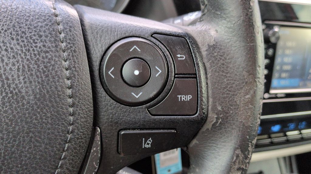 Used 2018 Toyota Corolla iM FWD image 19