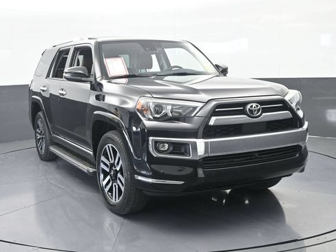 Used 2022 Toyota 4Runner Limited AWD/4WD image 9