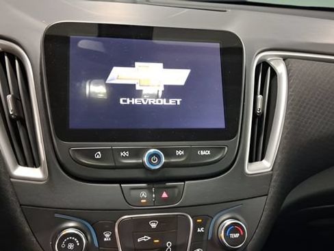 Used 2022 Chevrolet Malibu LS FWD image 9