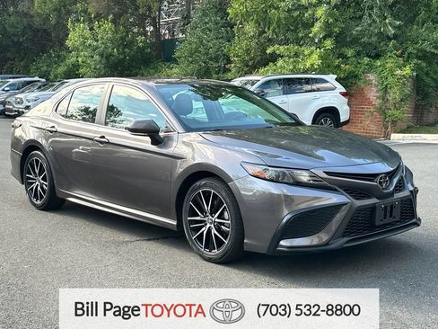 Used 2024 Toyota Camry SE FWD image 1