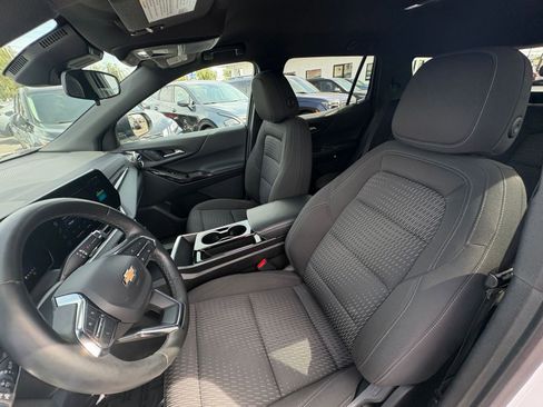 Used 2025 Chevrolet Equinox LT image 37