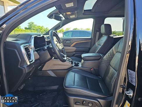 Used 2025 GMC Canyon Denali AWD/4WD image 12