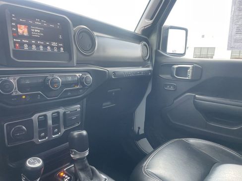 Used 2021 Jeep Wrangler Sport S image 31