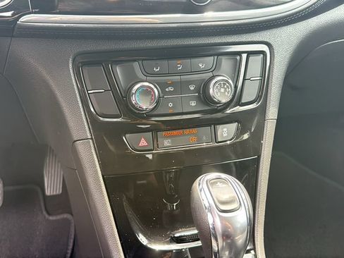 Used 2020 Buick Encore Preferred FWD image 21