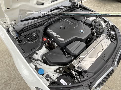Used 2024 BMW 330i Sedan w/ Convenience Package RWD image 33