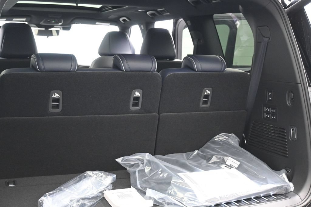 New 2027 INFINITI QX80 Sensory w/ Sport Exterior Package AWD/4WD image 23