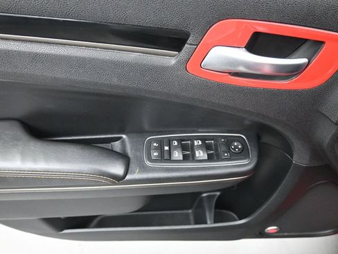 Used 2016 Chrysler 300 S w/ 300S Premium Group image 12