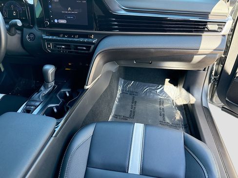 Used 2025 Toyota Camry SE image 17