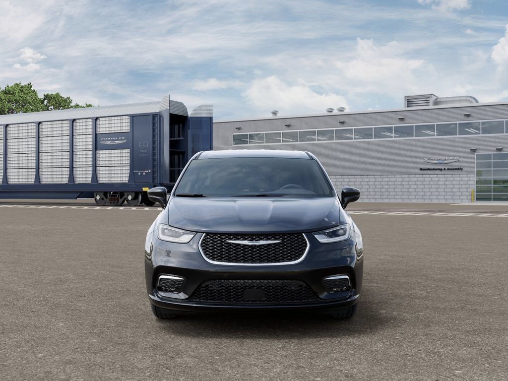 New 2025 Chrysler Pacifica Select w/ Uconnect Theater Family Group FWD image 7