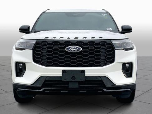Used 2025 Ford Explorer ST-Line image 3