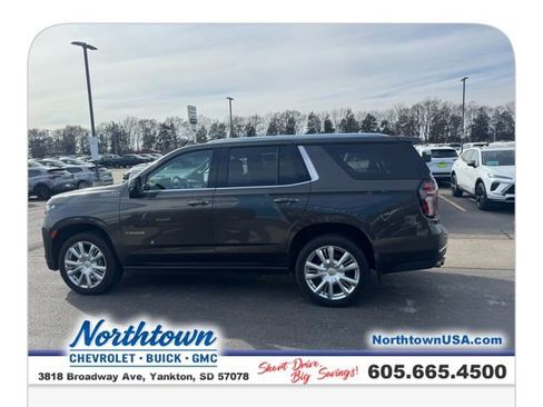 Used 2021 Chevrolet Tahoe High Country w/ Premium Package AWD/4WD image 36