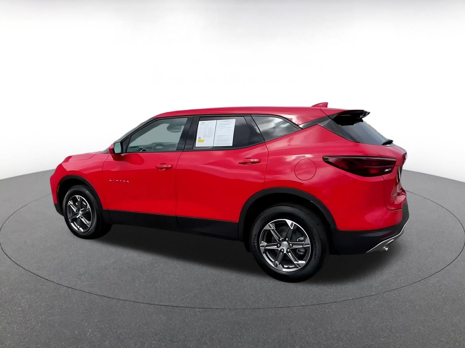 Used 2026 Chevrolet Blazer LT FWD image 9