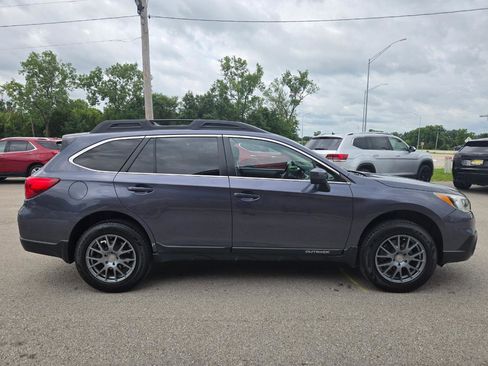 Used 2016 Subaru Outback 2.5i Premium AWD/4WD image 4