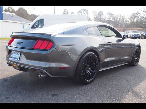 Used 2016 Ford Mustang GT image 5