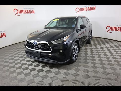 Used 2023 Toyota Highlander XLE image 2