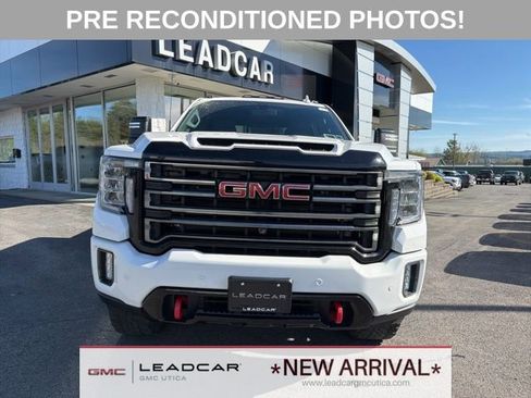 Used 2022 GMC Sierra 2500 AT4 w/ AT4 Preferred Package AWD/4WD image 8