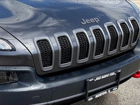 Used 2015 Jeep Cherokee Trailhawk w/ Comfort/Convenience Group AWD/4WD image 31