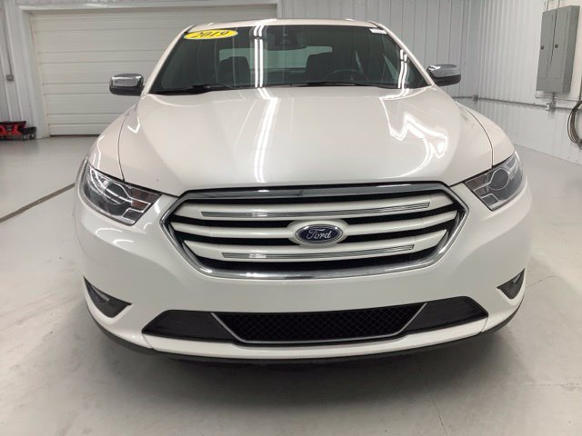 Used 2019 Ford Taurus Limited AWD/4WD image 2