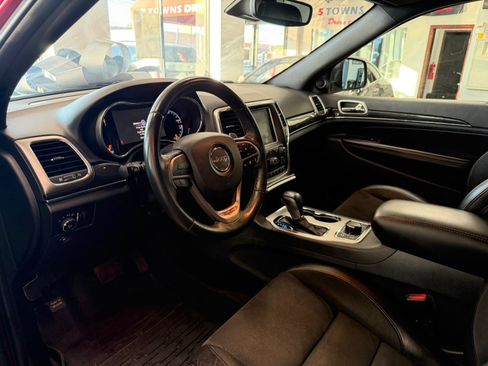 Used 2018 Jeep Grand Cherokee Trailhawk AWD/4WD image 16