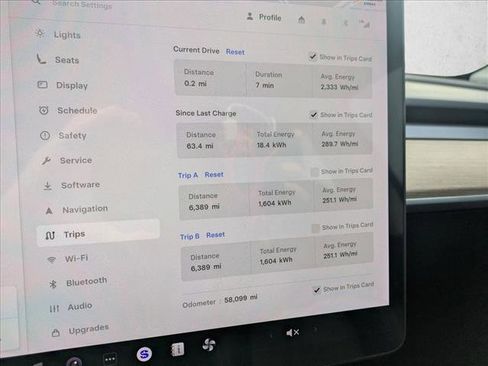 Used 2022 Tesla Model Y Long Range image 11