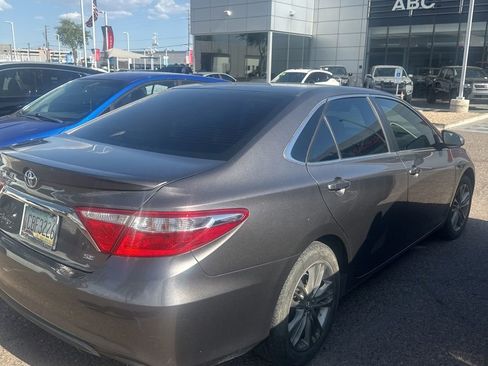 Used 2017 Toyota Camry SE FWD image 5