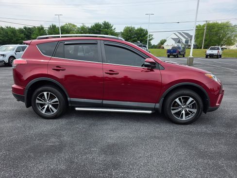 Used 2018 Toyota RAV4 XLE AWD/4WD image 6