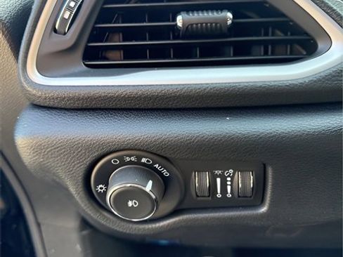 New 2026 Chrysler Pacifica Select w/ S Appearance Package image 13