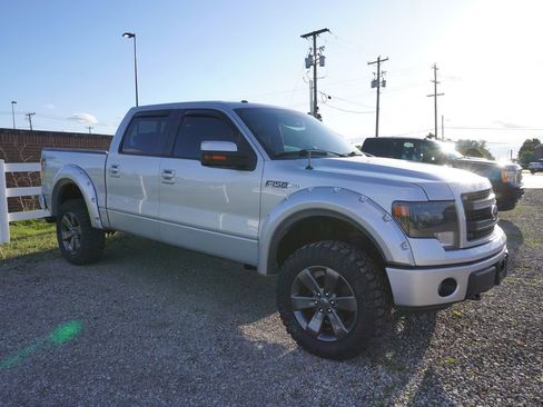 Used 2014 Ford F150 FX4 w/ Equipment Group 402A Luxury AWD/4WD image 10
