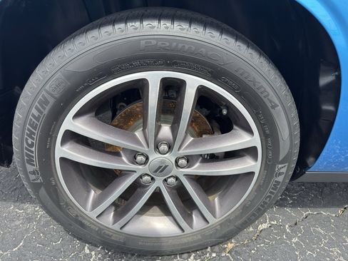 Used 2019 Dodge Challenger SXT w/ Driver Convenience Group AWD/4WD image 25