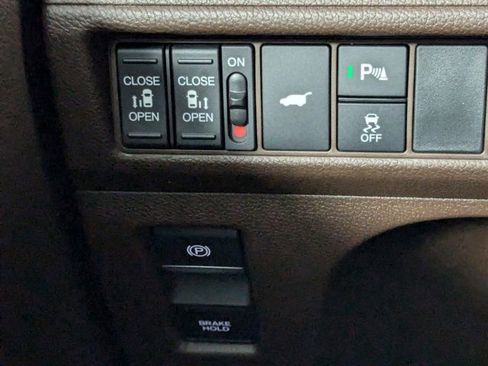 New 2026 Honda Odyssey Touring image 21