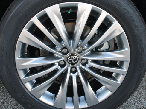 Used 2026 Toyota Highlander Platinum AWD/4WD image 23
