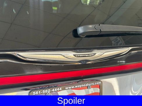 Used 2024 Chrysler Pacifica Touring-L image 22