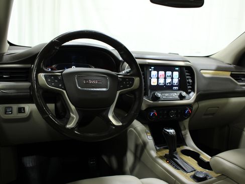 Used 2019 GMC Acadia Denali w/ Technology Package AWD/4WD image 2
